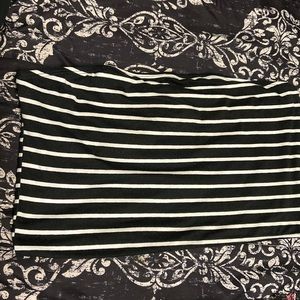 Bandue top size M fits like a L from rue 21